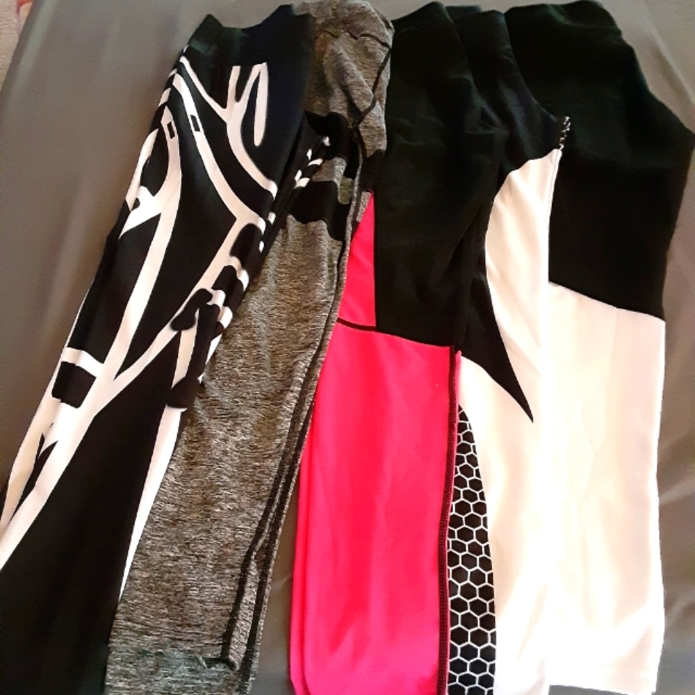 5 pair of FGF leggings Size Small/Medium